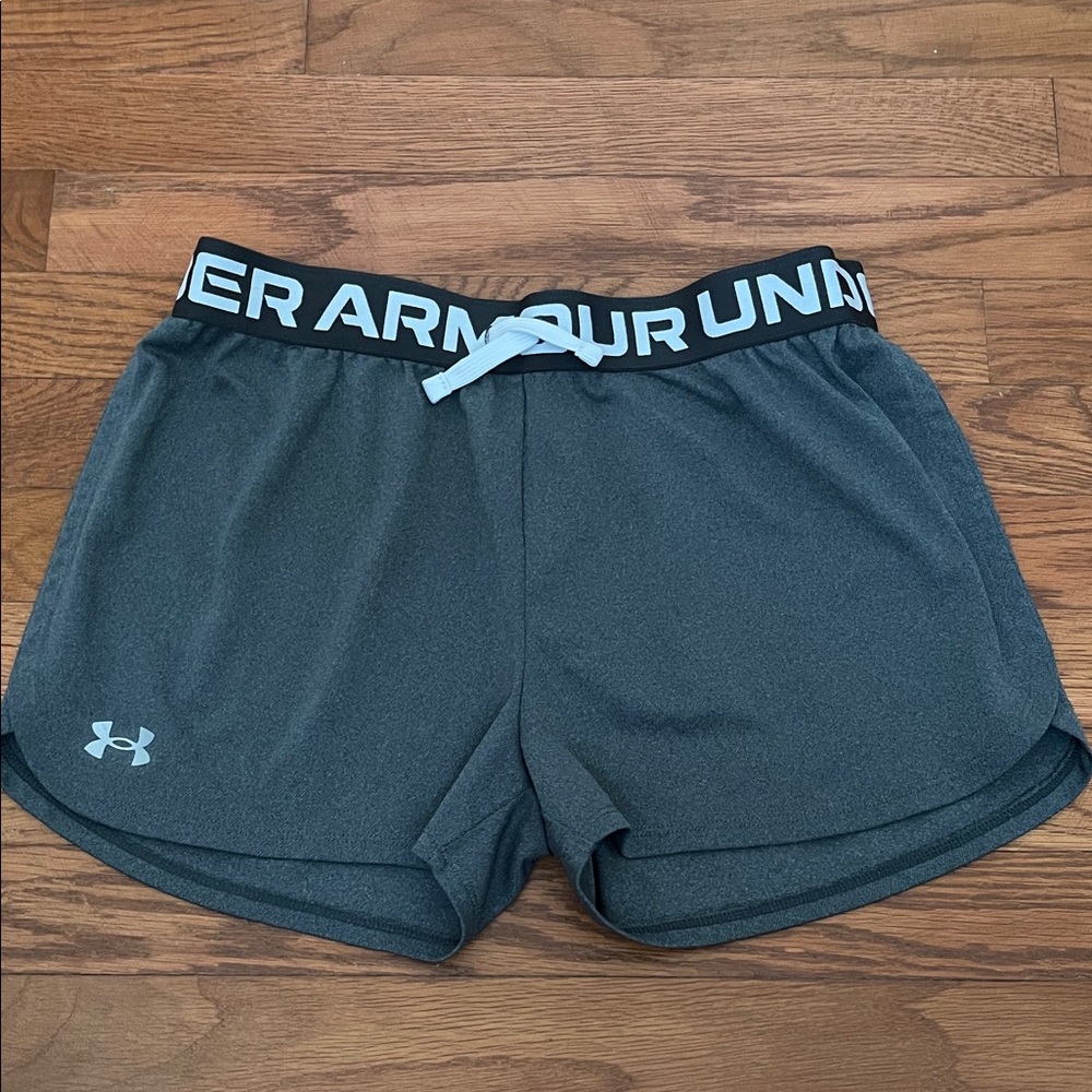 Under Armour loose fit girls charcoal grey athletic shorts, large
